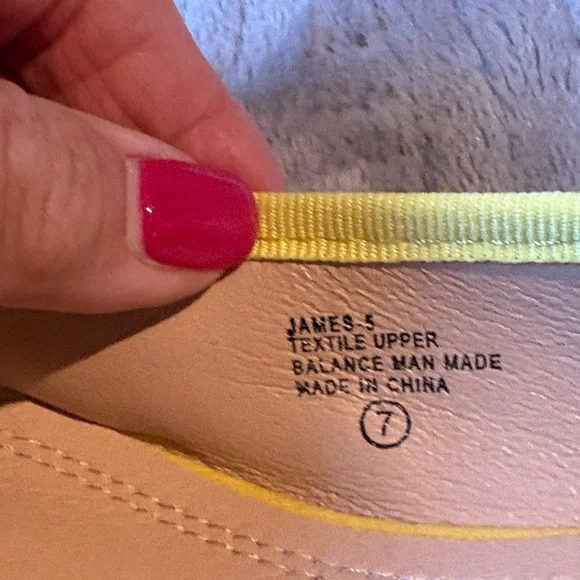 Chase + Chloe  Women's Faux Suede with Crystal Embellishments; SZ: 7; Like New - Picture 6 of 11